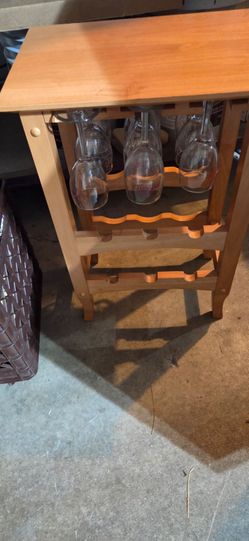 Wine rack with 9 glasses