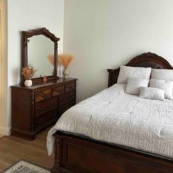 Queen Size Bedroom Set