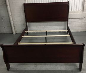 Queen bed frame in cherry 🍒wood