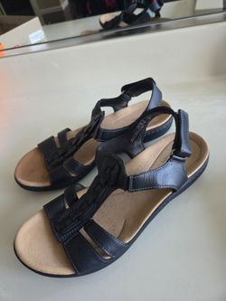 Clarks sandals 8.5