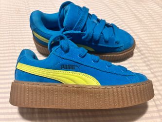 Kids sneakers size 4
