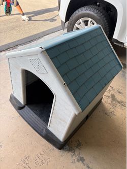 Medium size dog house