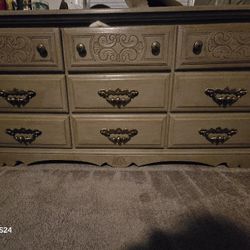 9 Drawar Dresser 