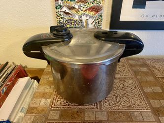Rice Cooker. Pressure Cooker .