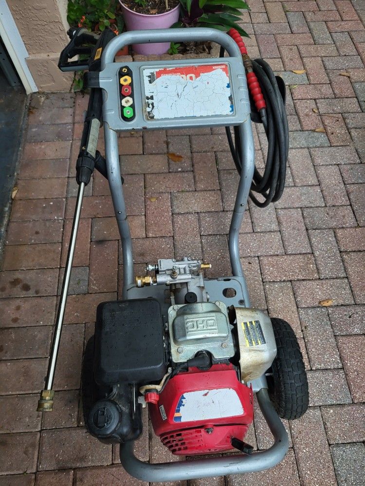 Used Pressure Washer 2600 Psi With Honda Engine