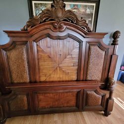 Beautiful Bedroom set Endura ( Deliver Available) 