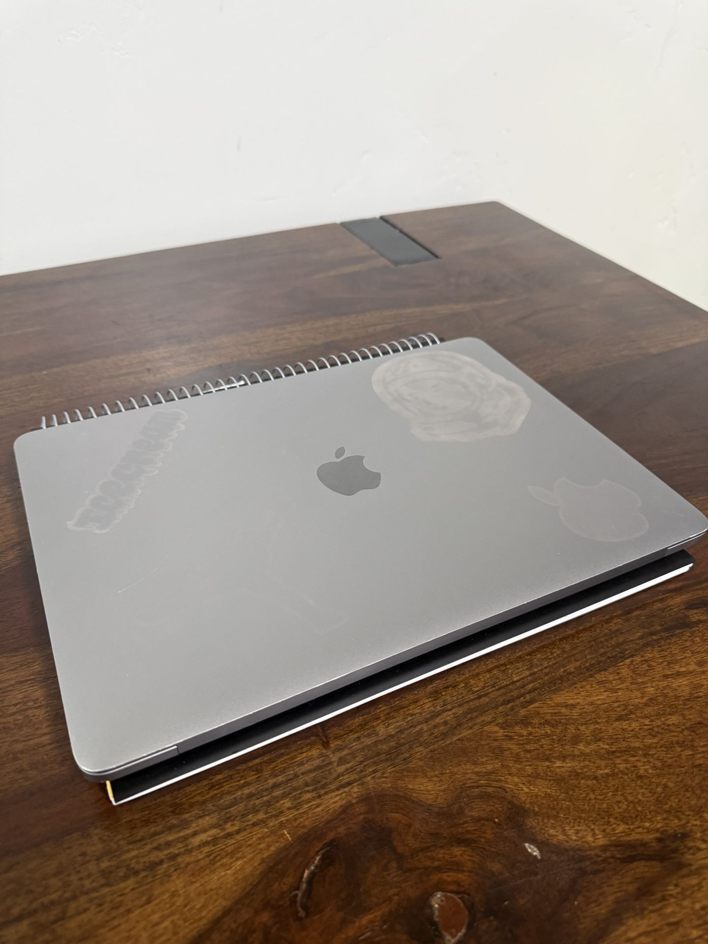 π» 2020 MacBook Pro 13β β 2.0GHz i5 | 16GB RAM | 512GB SSD β Great Condition