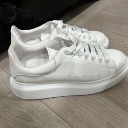 Alexander McQueens Sneaker All White 44D (Sz10)