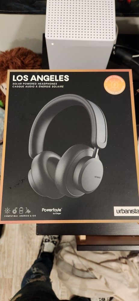 Solar Powered Wireless Bluetooth Headphones