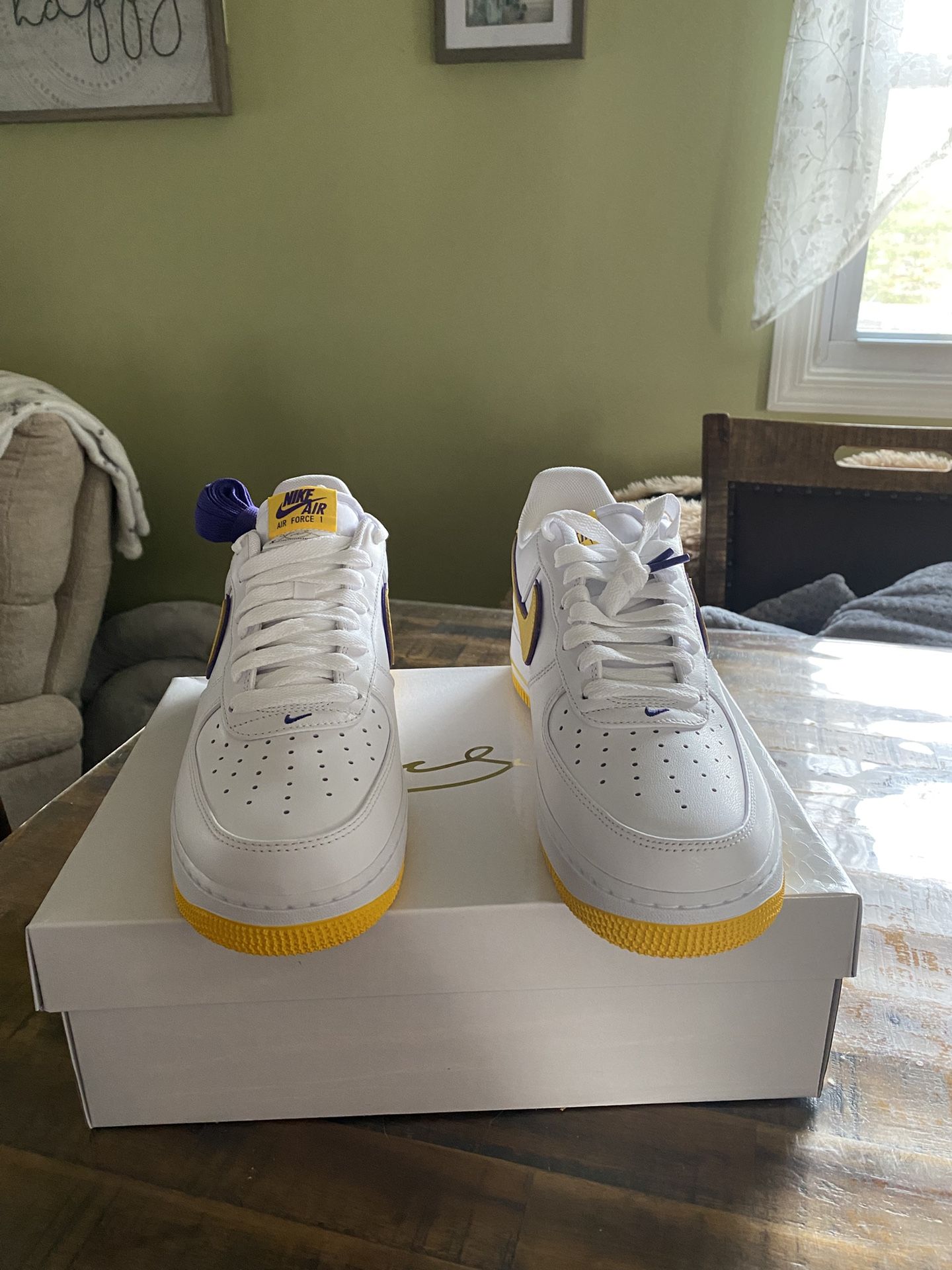 NIKE AIR FORCE 1 LOW KOBE SIZE 10