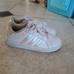 Girls Adidas Shoes Size 1.5 $10