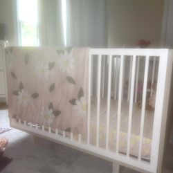 Beautiful Brand New Baby Crib 