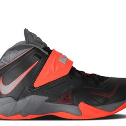 Nike LeBron Zoom Soldier 7 Size 13