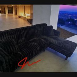 New! Super Comfy Sofa With QUEEN SLEEPER! 