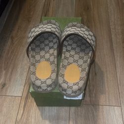 Gucci Slides (authentic)