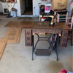 Vintage Singer Sewing Machine