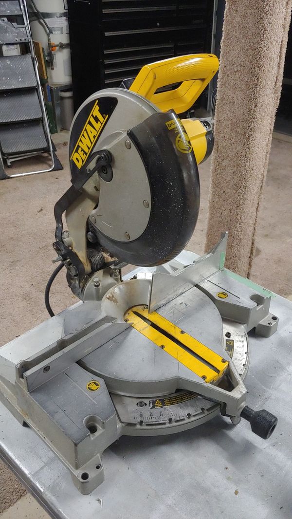 DeWalt 12 in miter saw for Sale in Bellevue, WA - OfferUp