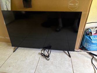 43 inch Hisense Roku TV Flat Screen
