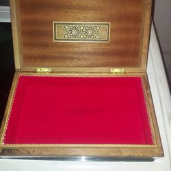 Vintage Syrian Handcrafted Wooden Box with Mother-of-Pearl Inlay – Damascus Style