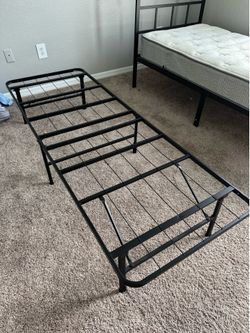 2 collapsible cot frames