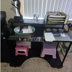 Good Looking Modern Computer Desk