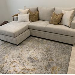 Modern Beige Sectional Sofa w/ Reversible Chaise – Must Sell