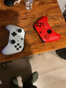 Xbox controllers both 35