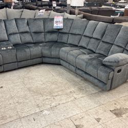 3 Pc Reclining Sectional 