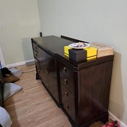 Mens Wood Dressers And Mirror