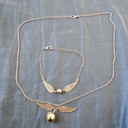 Harry Potter Golden Snitch Necklace and Bracelet Set