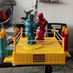 Rock ‘Em Sock ‘Em Robots Boxing Game 