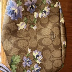 X-Large Coach Wristlet Purse 