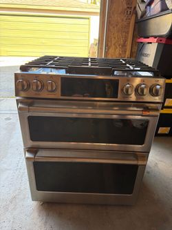 GE Cafe Natural Gas Stove