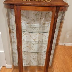 Curio Cabinet  Bowed Glass 