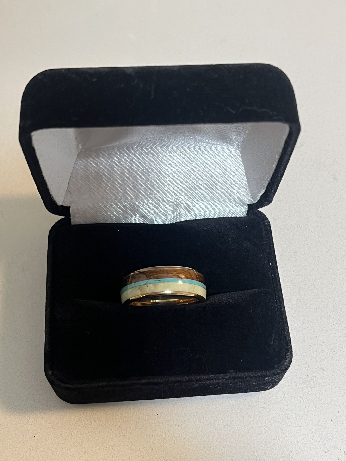 Men’s Wedding Band Size 10 (never Worn)