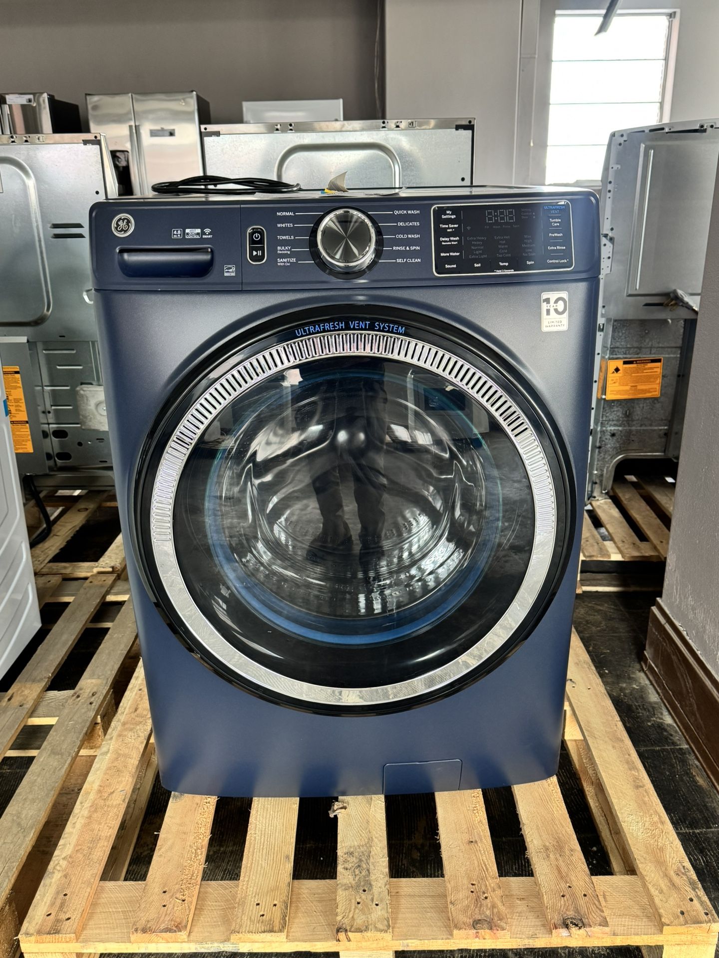 GE 4.8 cu. ft. Smart Front Load Washer – Sapphire Blue – UltraFresh Vent with OdorBlock + Sanitize with Oxi