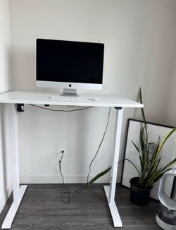 Flexispot EC1 Large White Adjustable Standing Wood Desk (47.5”x29.5”) MSRP $220