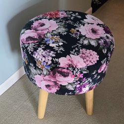FLORAL OTTOMAN
