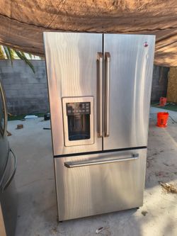 Ge Refrigerator stainless steel 3 door