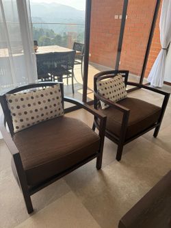 Adriana hoyos chairs