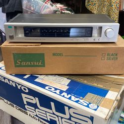 VINTAGE - AM/FM Stereo auto Search Tuner T-707