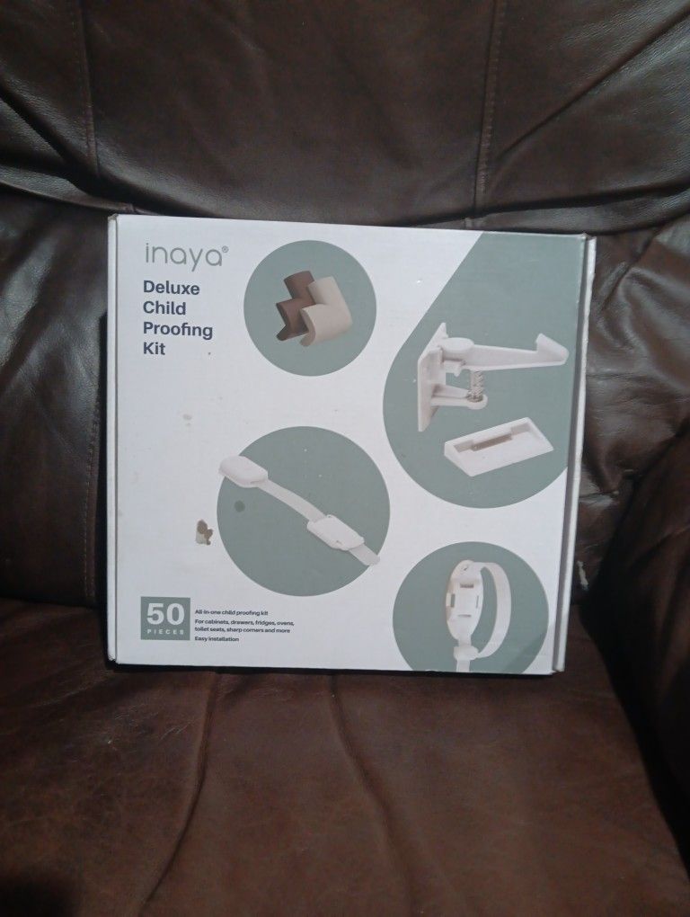 50 Pc.Deluxe child proofing kit