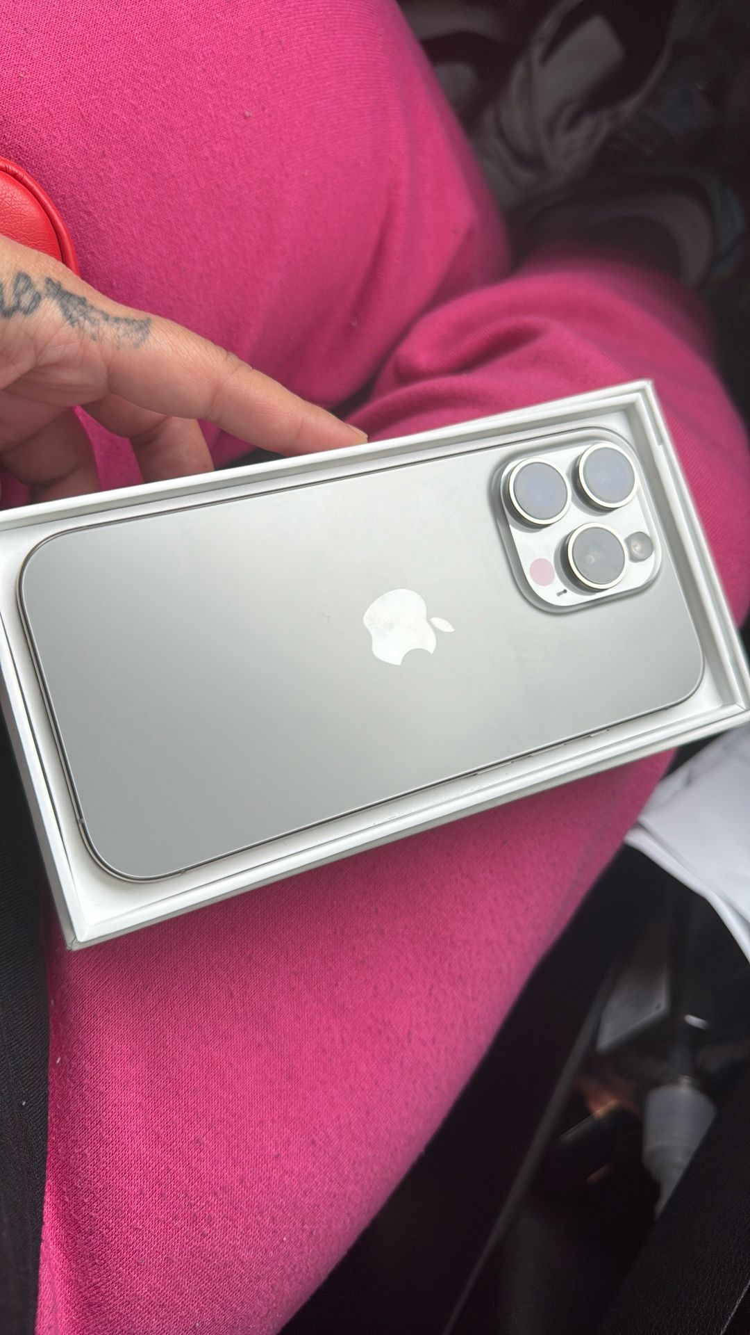 iPhone Pro Natural Titanium 256Gb