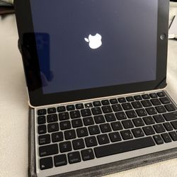 Great Used Apple iPad Model A1459 Targus Hard Case Stand Keyboard Very Clean No Cracks Charging Cord And Brick