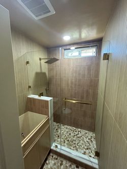 Glass shower door