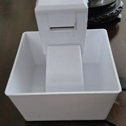 AQUA CUBE/ Pet Fountain 