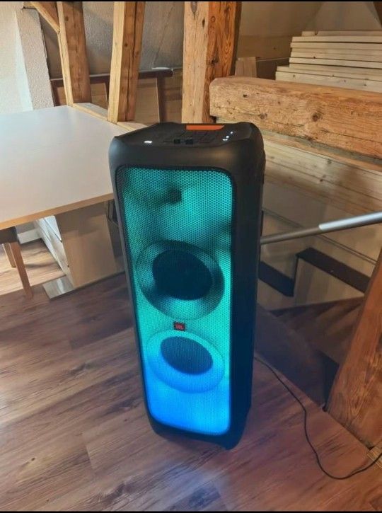 JBL PartyBox 1000 – Like new!
