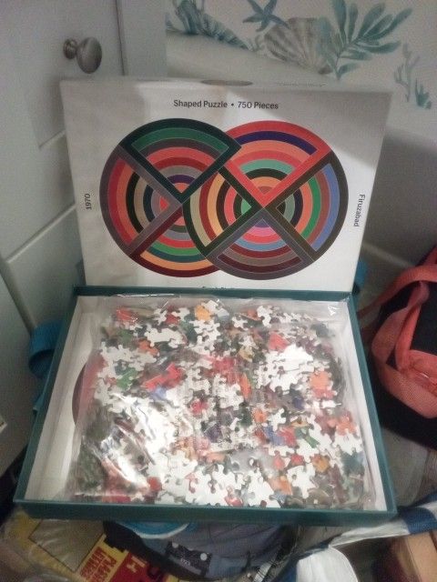 Frank Stella 1970 750pc Shaped Puzzle (New)