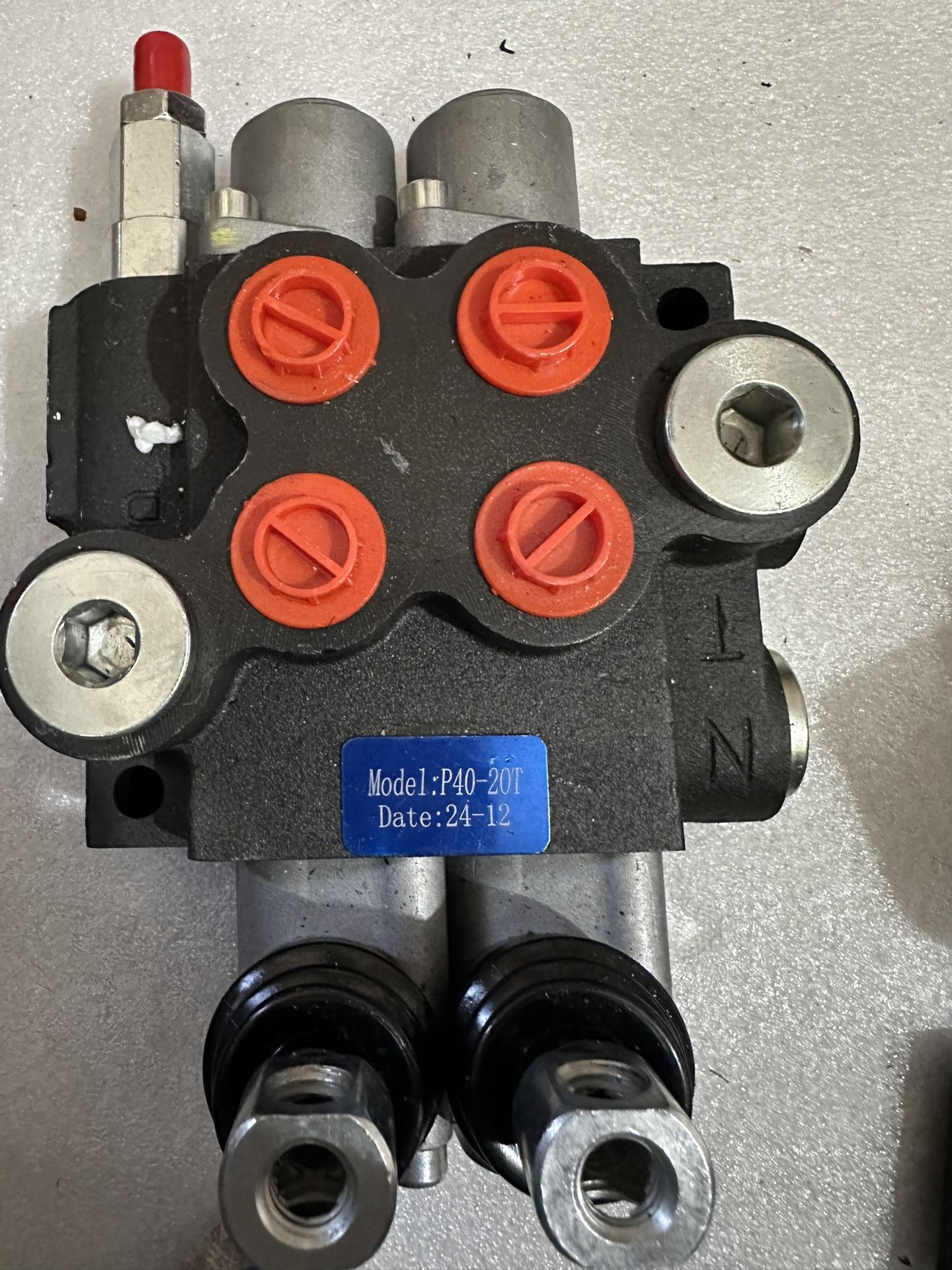 #US BSPP 2 Spool Hydraulic Control Valve 11GPM 3600 PSI for Tractors & Loaders It brand new (422)120325