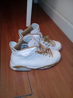 Jordan XI Golden Moments